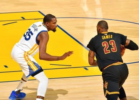 地上足球：偷溜诺坎普释放回归信号？解析梅西为何必重回巴萨